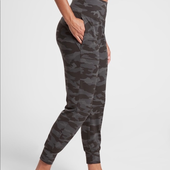Athleta Salutation Camo Jogger - Picture 4 of 9